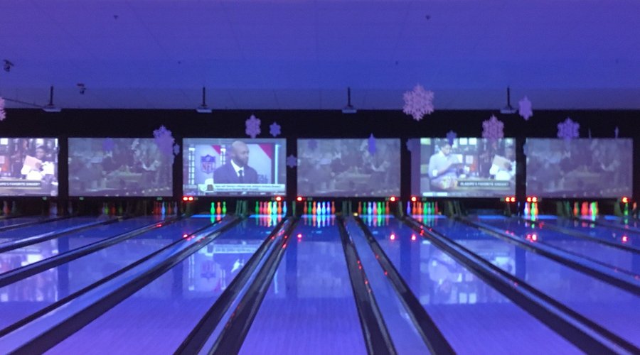 Bowlmor Lanes - 투스틴 - Bowlmor Lanes의 리뷰 - 트립어드바이저