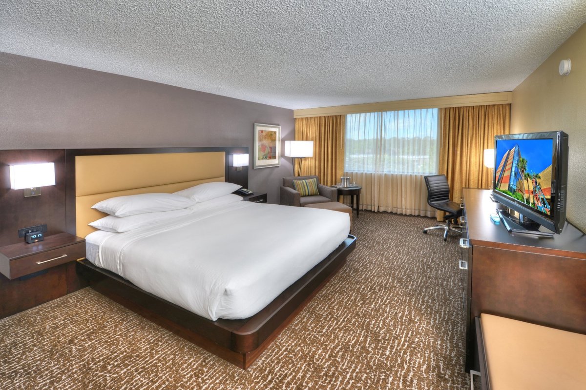 Hilton Orlando/Altamonte Springs Concierge: Pictures & Reviews ...