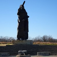 statue