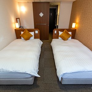 The Twin Room Two with Street View at the Dormy inn Premium Wakayama