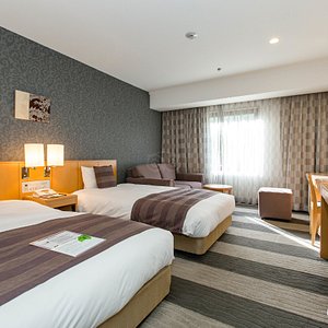 The Twin Room at the Granvia Wakayama Hotel