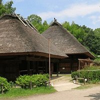 日向椎葉の民家:平家落人伝説で有名な椎葉村から移築。(国指定重要文化財)