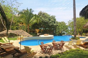 Pool & Beach