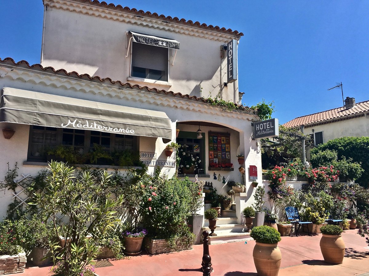 Hotel les vagues saintes maries de la mer