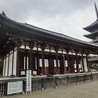 堂内の諸仏は全て国宝です