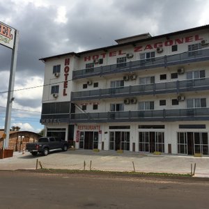frente do hotel