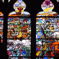 Vitrail : Mathieu II à Bouvines (au-dessus de l'orgue de tribune)