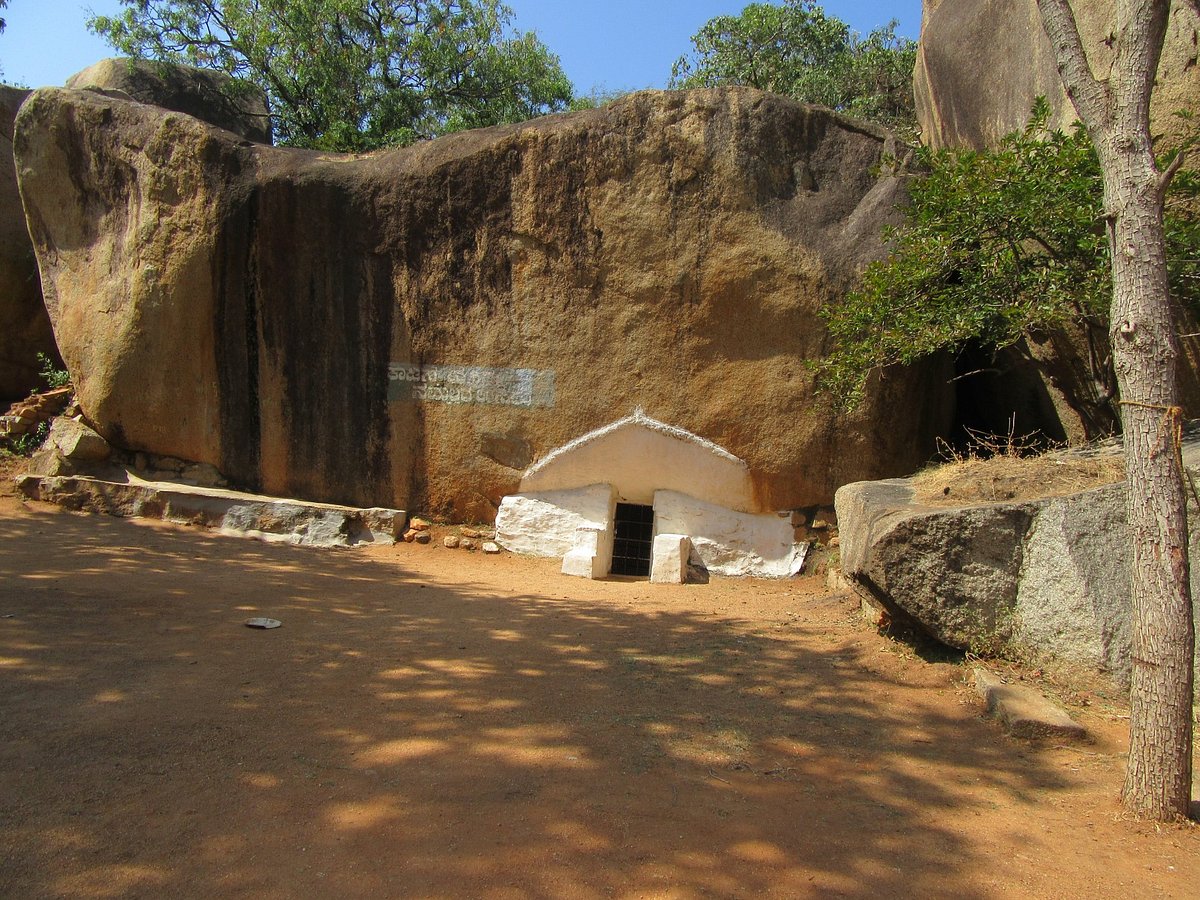 Chitradurga Fort, Chandravalli Caves & Jogimatti - Inditales