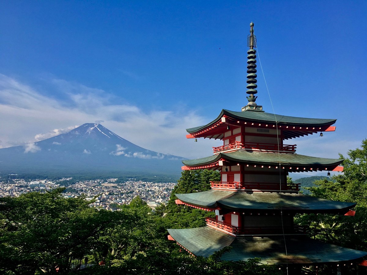 único desenho de linha contínua marco do pagode chureito. belo lugar famoso  em fujiyoshida, japão. conceito