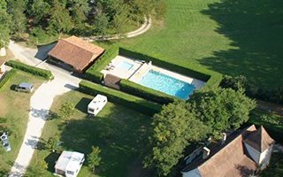 Camping Le Paradis Gourdon Lot Grand emplacement ensoleillé et ou ombragé, Mobil home bungalow t