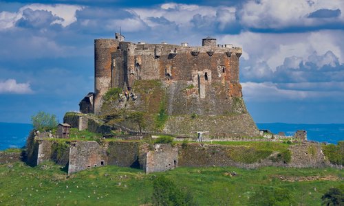 Vue du château de Murol. Crédit photo: JB Rabouan