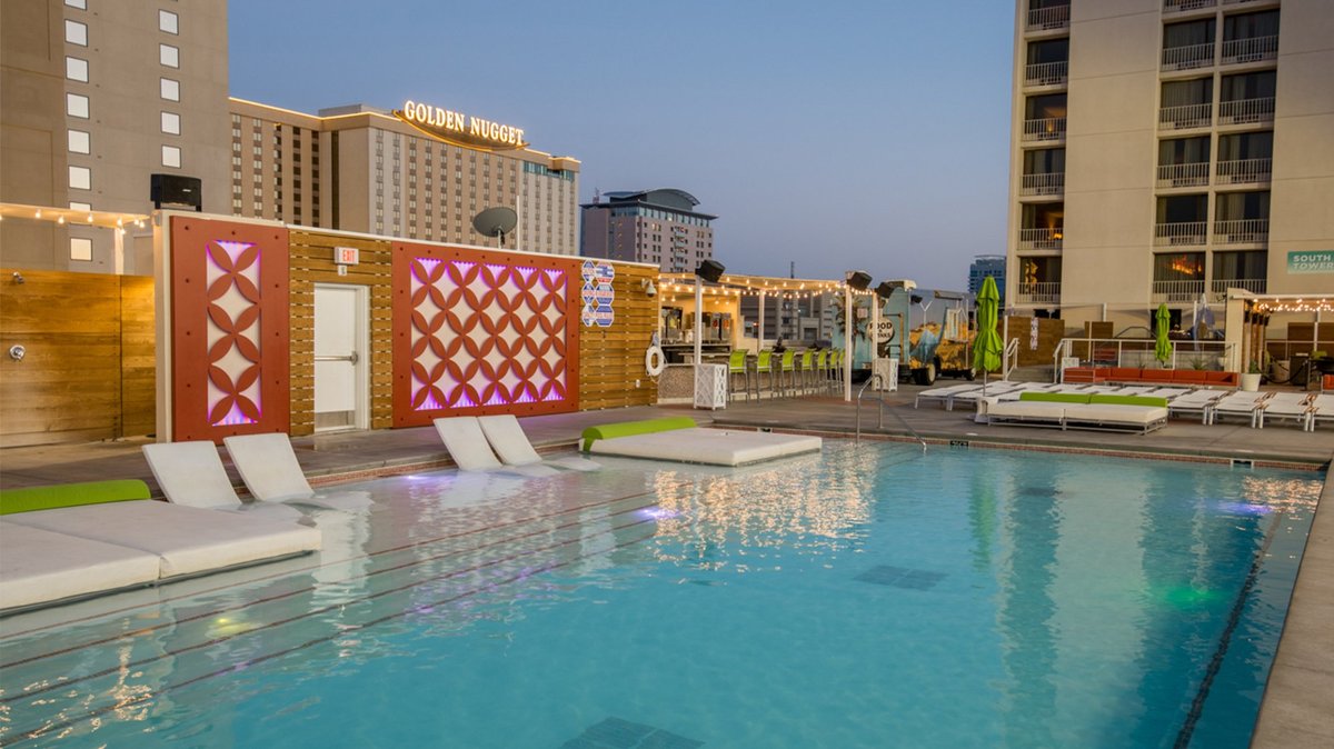 Plaza Hotel & Casino Pool: Pictures & Reviews - Tripadvisor