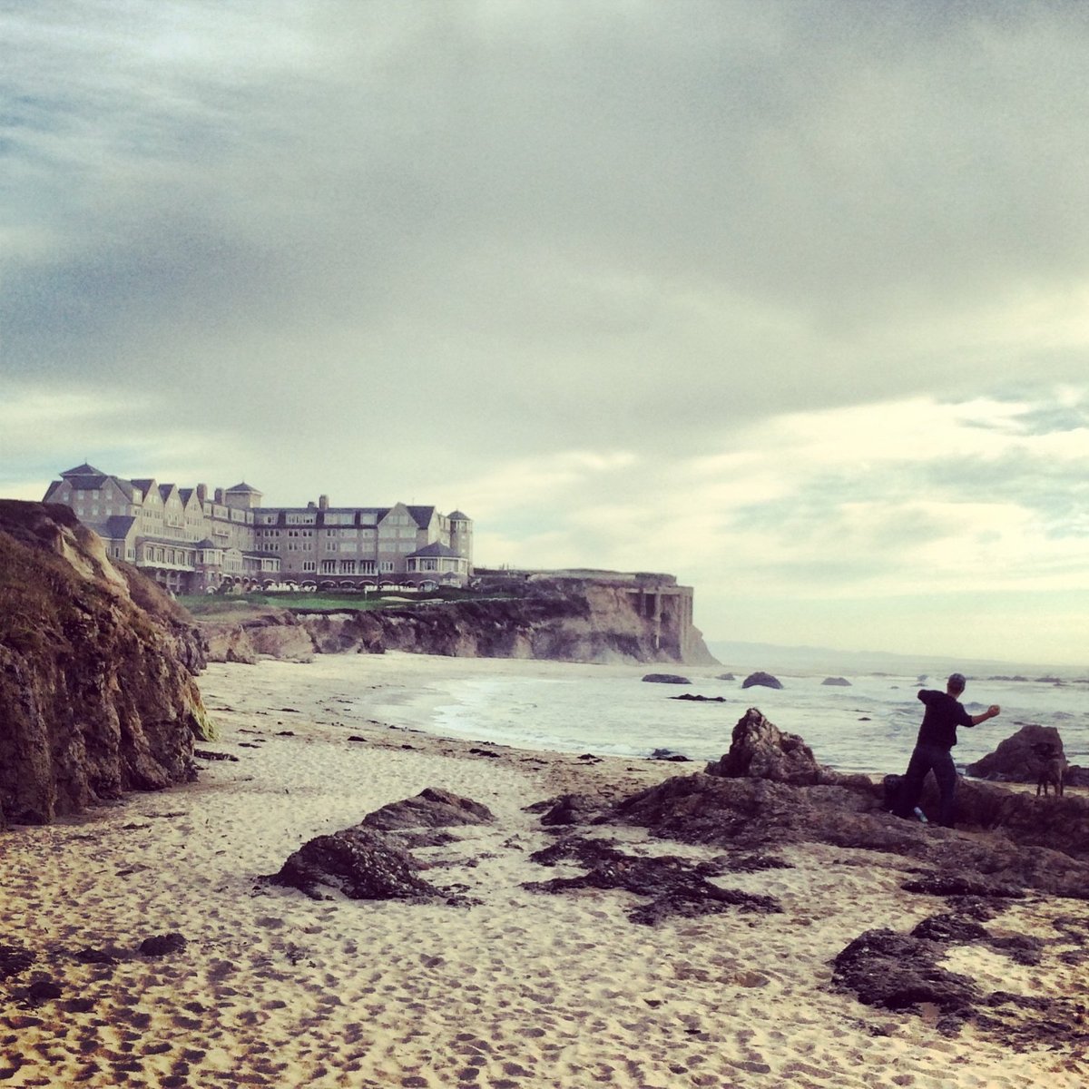 Хаф муна. Хаф Мун. Half Moon Bay. Half Moon Bay California