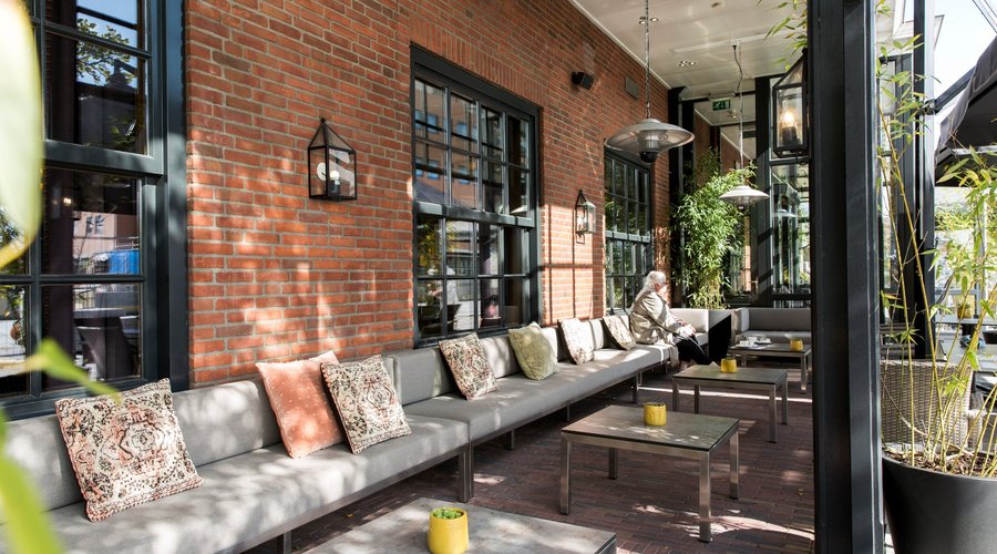 Het terras van Brasserie Oranje