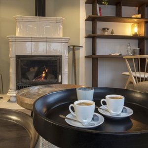 Un petit café au coin du feu...