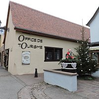Oficina de Turismo de Eguisheim, Eguisheim, Francia.