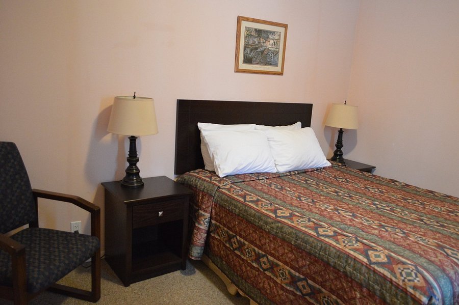 Western Traveller Motel - UPDATED Prices, Reviews & Photos (Grand Forks