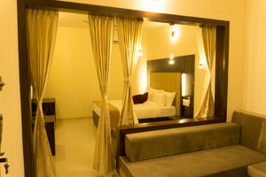 Room & Suite