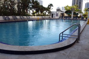 Piscina e praia