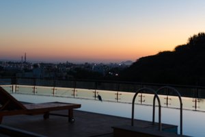 Pool & Beach