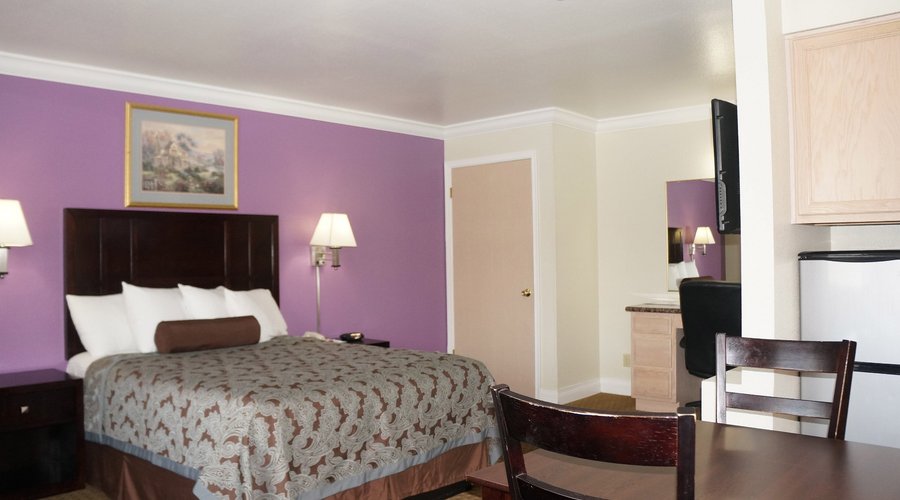 One Queen Bed Kitchenette Suite