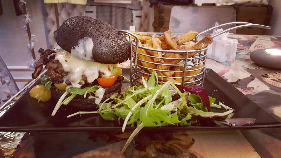 le Black Burger au reblochon...