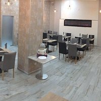 SALON Restaurante LA LUNA