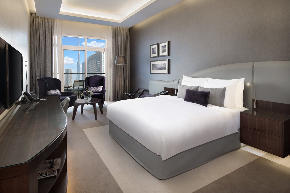Radisson Blu Hotel, Dubai Waterfront、ドバイのホテル