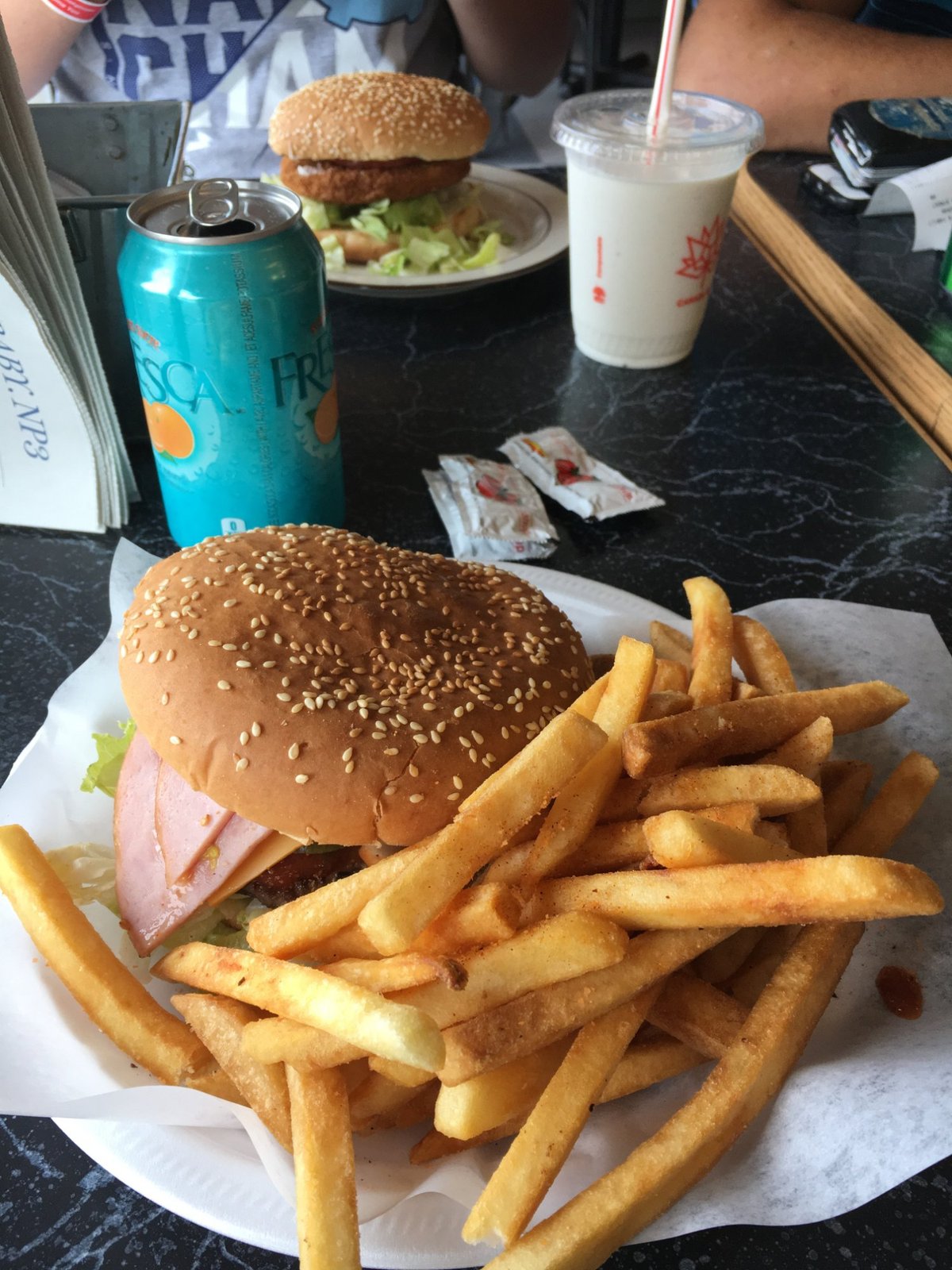 Sweet Queen Burgers, Nanton - фото ресторана - Tripadvisor