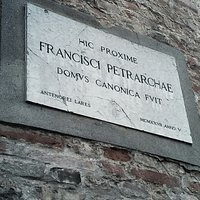 Casa canonicale di Petrarca / via Dietro Duomo