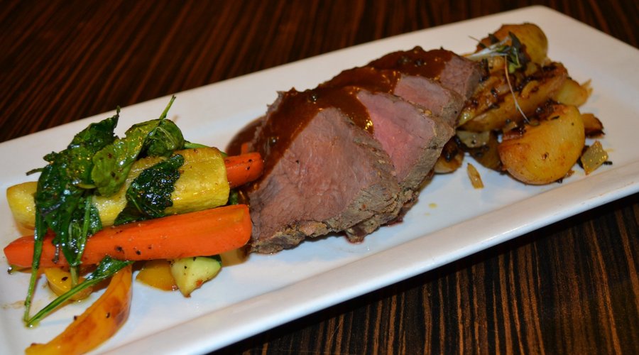Beef Tenderloin with Potato Wedges