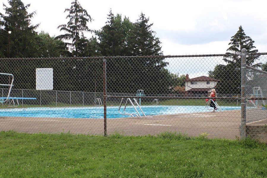 Maple Park Pool image