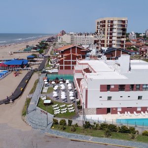 Vista aérea Frente al Mar con piscina climatizada 