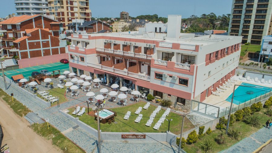 Vista aérea Frente al Mar con piscina climatizada 
