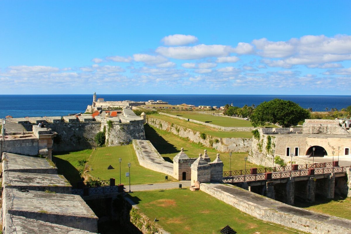 CUBA: Stunning Spanish fort 🏰 (MORRO CASTLE) in Havana's harbour (built  1590s) 