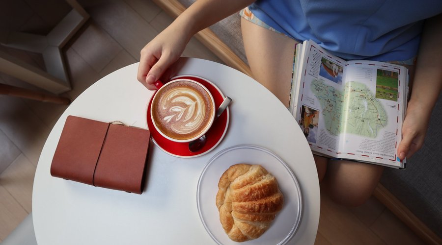 Cafe Latte & Croissant