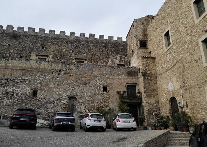 Castello Beccadelli