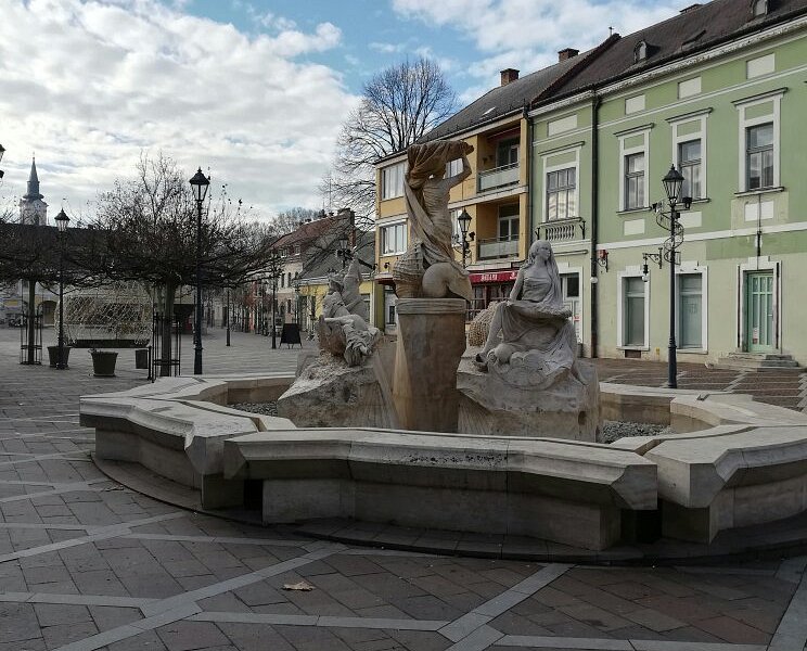 Szechenyi Square image