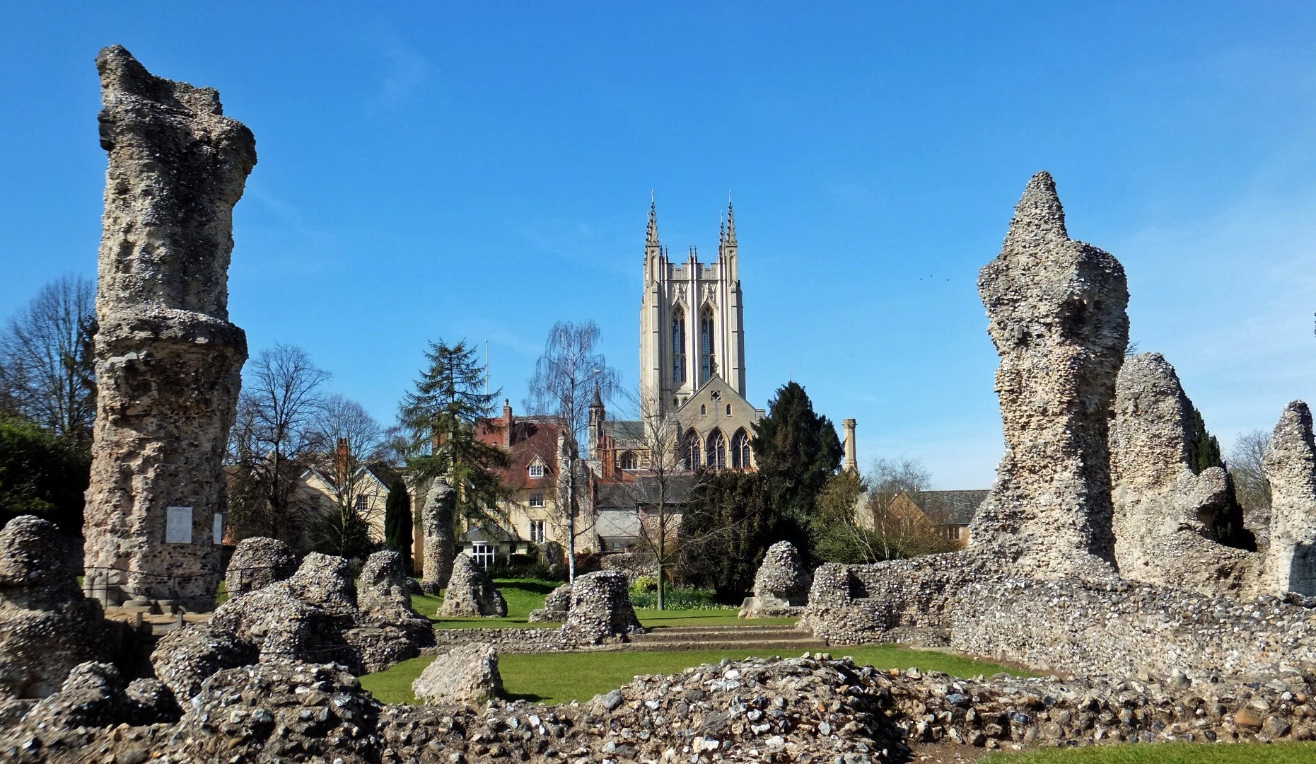 The Abbey (Bury St. Edmunds) - All You Need To Know BEFORE You Go