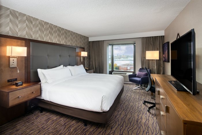 DoubleTree by Hilton Halifax Dartmouth Rooms: Pictures & Reviews ...