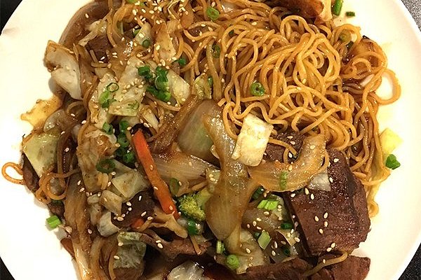 https://dynamic-media-cdn.tripadvisor.com/media/photo-o/11/b7/d5/b2/noodle-dish-with-beef.jpg?w=600&h=400&s=1