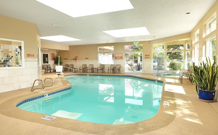 crystal-inn-hotel-suites-salt-lake-city-downtown-pool-pictures