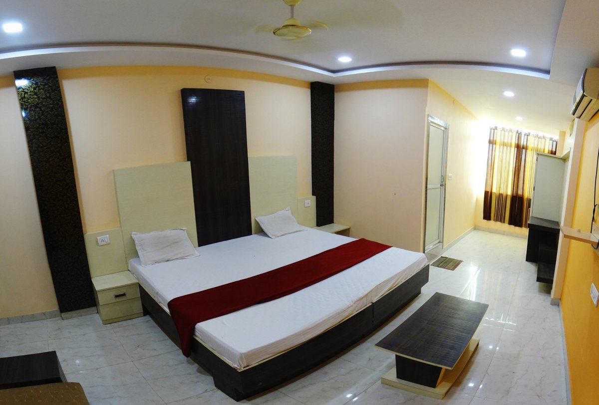 HOTEL SHRADDHA - Prices & Specialty Hotel Reviews (Ujjain, India)