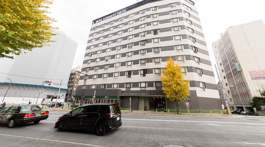 Entrance at the Hotel Sardonyx Tokyo