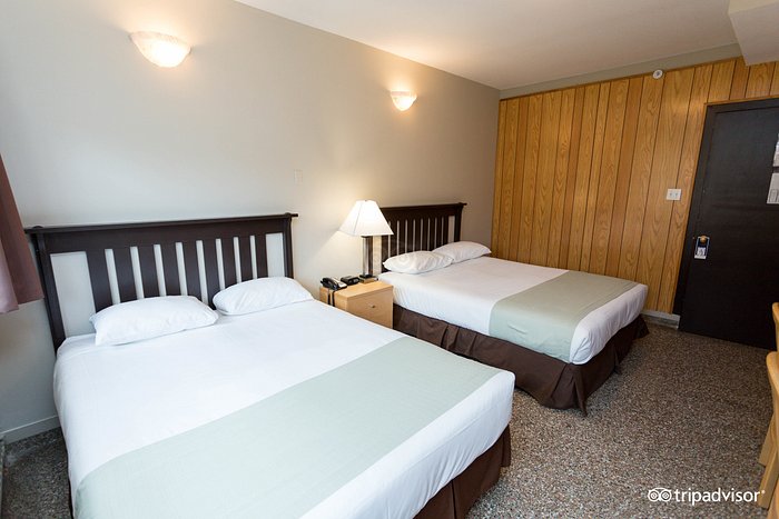 The Two Double Beds with Separate Bathroom at The YWCA Banff Hotel