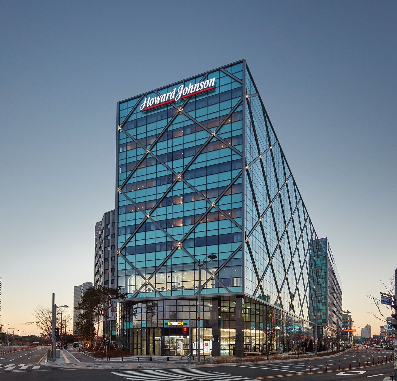 Howard Johnson by Wyndham Incheon Airport image