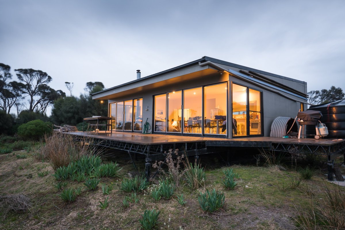 SAWYERS BAY SHACKS: 2022 Prices & Reviews (Flinders Island) - Photos of ...