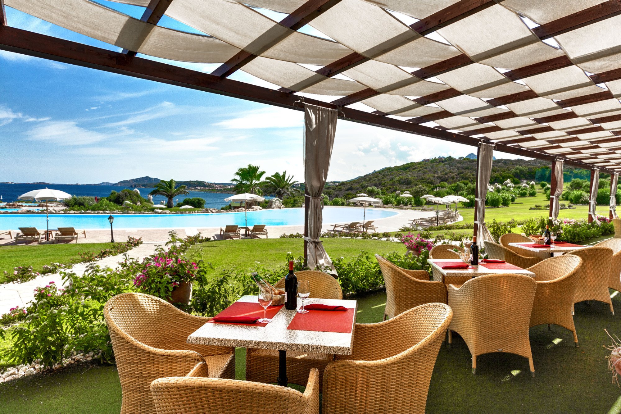 Hotel photo 15 of Colonna Resort.