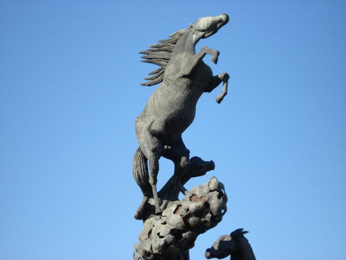 Imagen 1 de Monumento a los Caballos