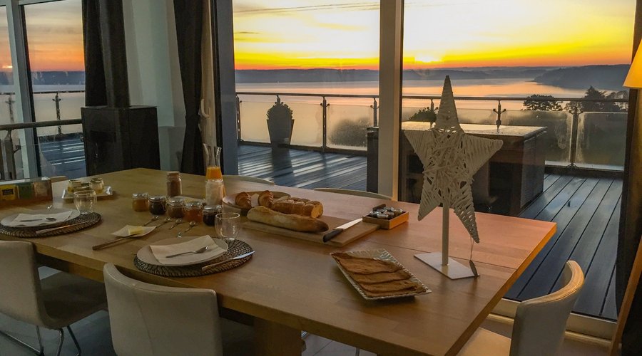 Petit déjeuner avec vue